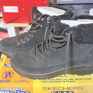 Brand New Skechers Comfortable Black Boots Air Cooled Women’Size 6.5